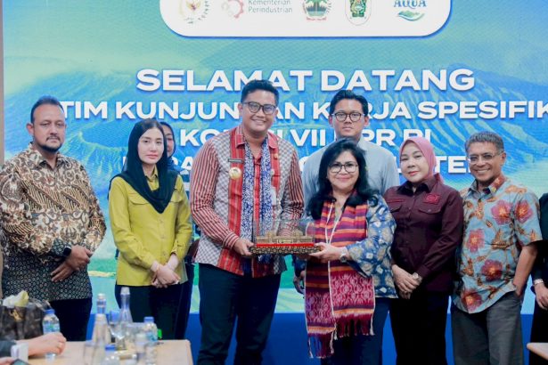 kunjungan dprd ke aqua kletan 1