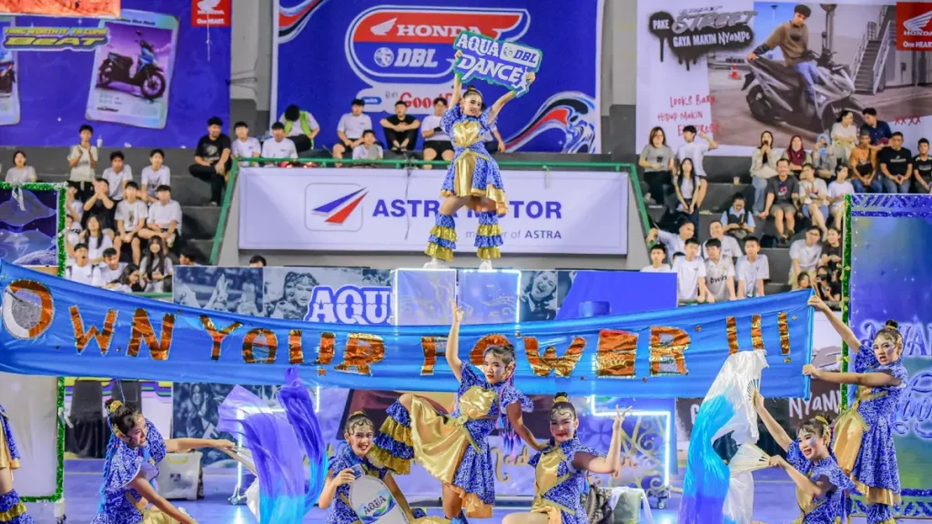 perform-tim-dance-sma-xaverius-1-palembang-di-ajang-aqua-dbl-dance-2026-dok-dbl-indonesia-ov7vg