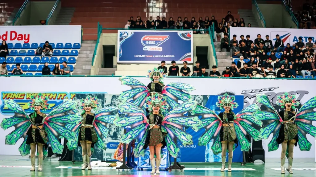 tim-dance-sman-1-yogyakarta-di-ajang-aqua-dbl-dance-2026-dok-dbl-indonesia-nFoYY